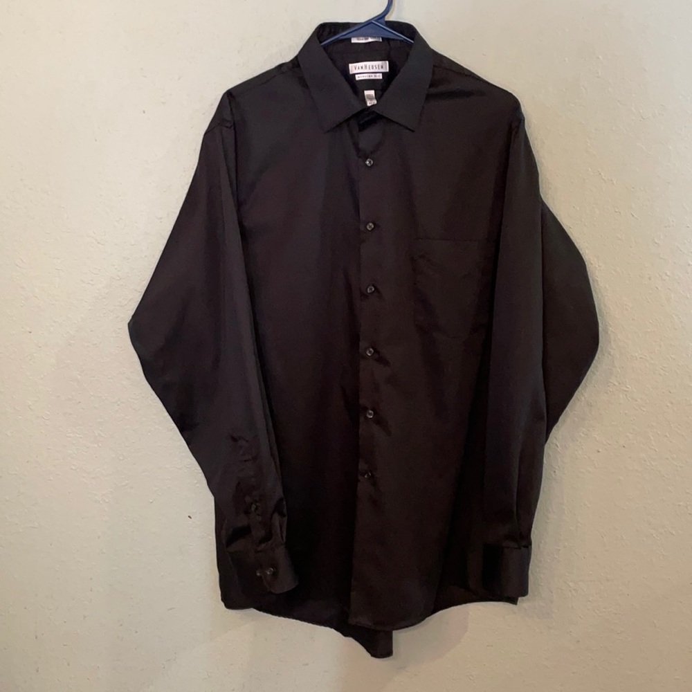 🛍 Van Heusen Dress Shirt